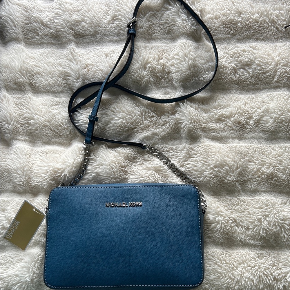MICHAEL KORS, NEW WITH TAGS!!  Blue Crossbody Bag with Chain Strap